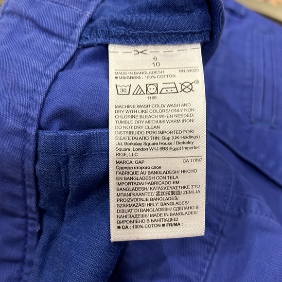 GAP Weathered Khaki Shorts - Picture 4 of 5